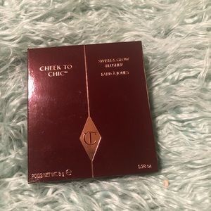 Cheek to Chic Swish & Glow Blush - Sex on Fire